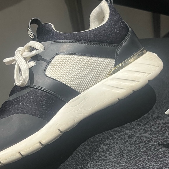 Lv women’s runners - Picture 3 of 12